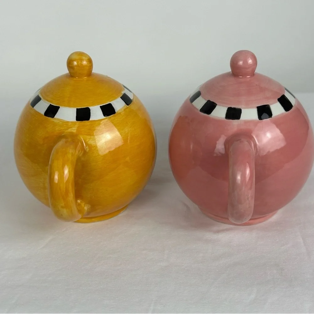 Tea pot salt and pepper shakers vintage